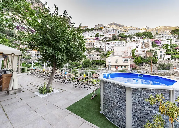 Oda ve Kahvaltı Florida 4*