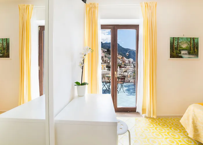 Oda ve Kahvaltı Florida 4*